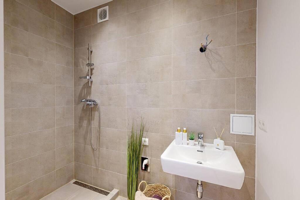 Metro Residence Wien Ngoại thất bức ảnh